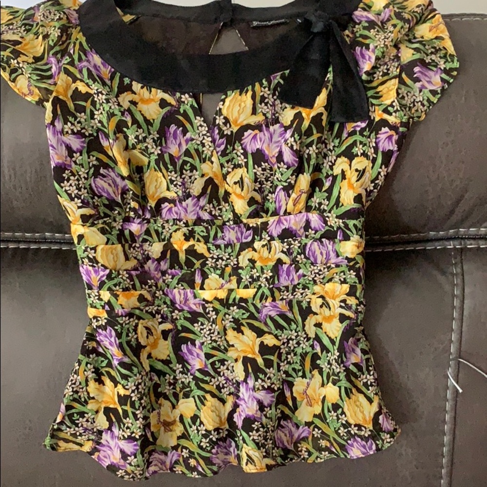 Beautiful Guess top.